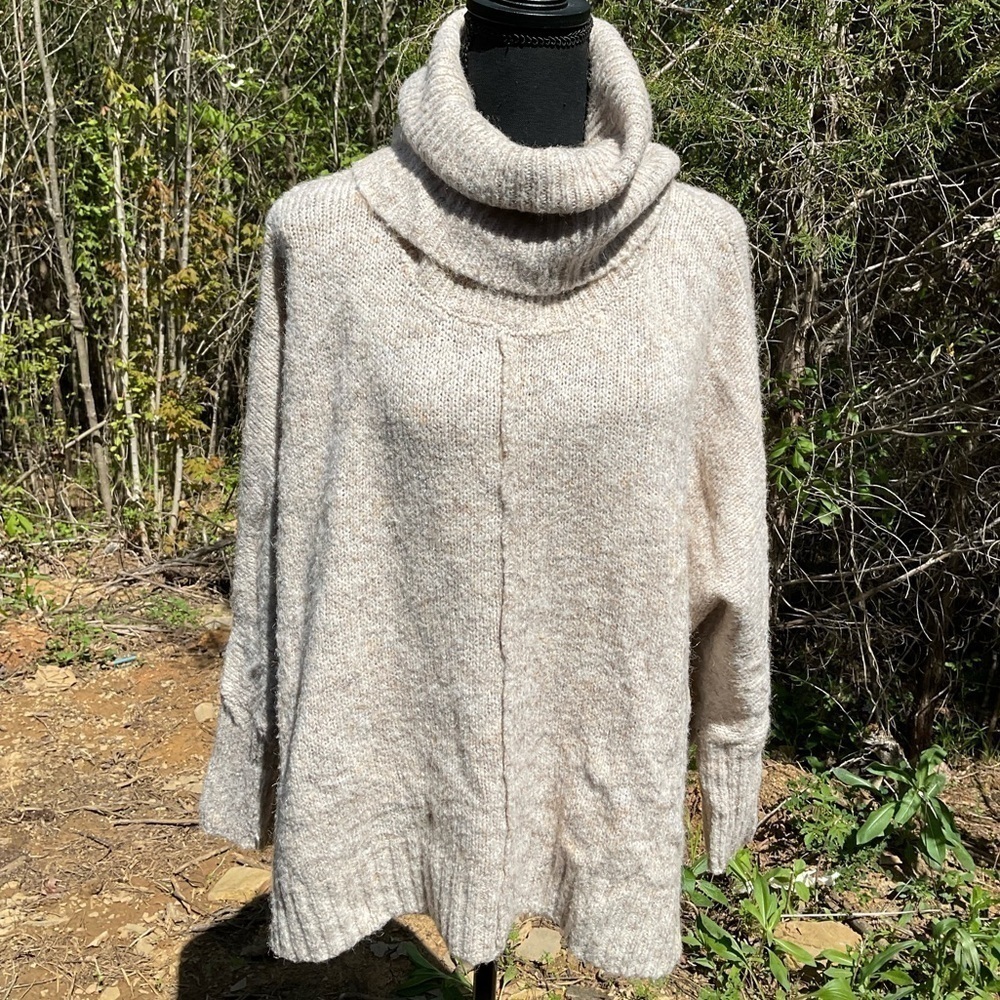 Ruby Moon cowl neck sweater. Oversized. Beige size XS